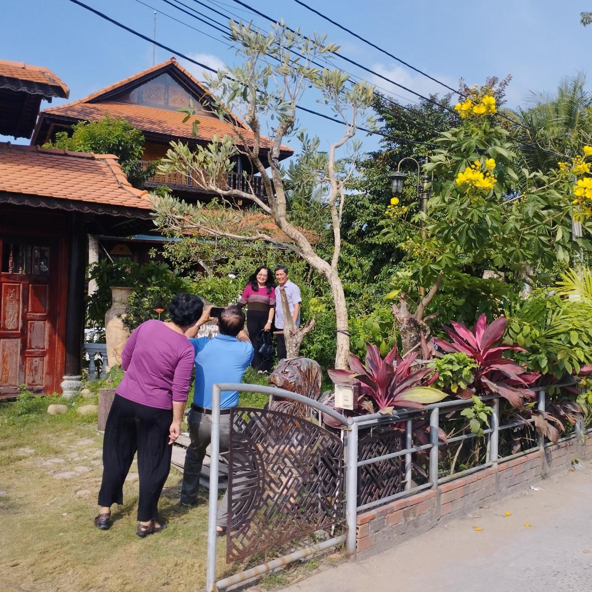 Brown House Resort Cần Thơ Exterior foto